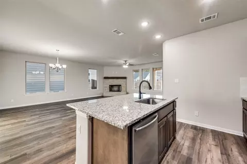 Kitchen - 525 Smith Rd, Springtown, TX 76082 photo 2 of 2