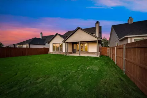 Exterior - 525 Smith Rd, Springtown, TX 76082 photo 9 of 10