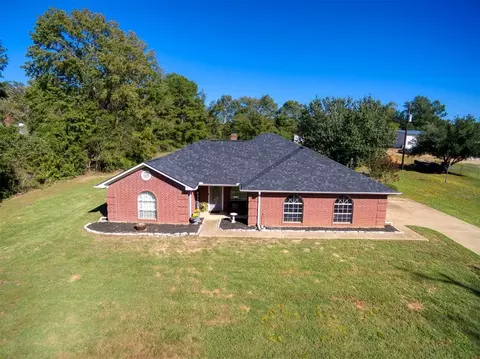 116 An County Road 379, Palestine, TX 75801