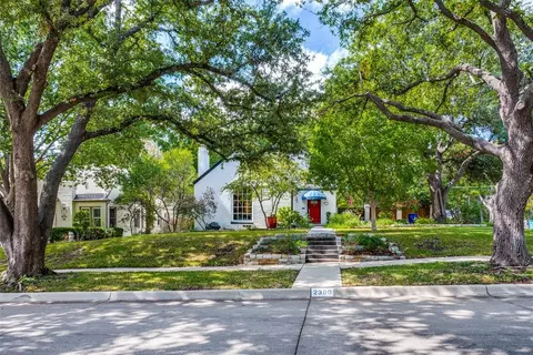 2300 Warner Rd, Fort Worth, TX 76110
