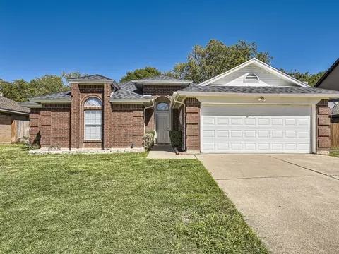 923 Fiero Dr, Arlington, TX 76001