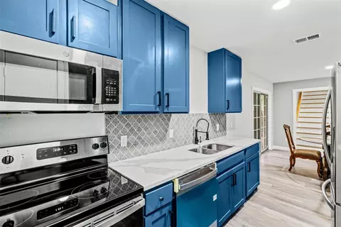 4118 Coronet Ln, Arlington, TX 76017