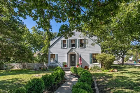 221 N Pecan St, Muenster, TX 76252