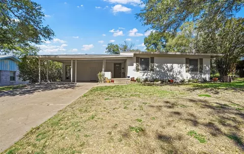 3504 Cromart Ave, Fort Worth, TX 76133
