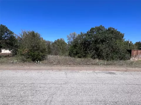 1013 Westwood Dr, Graham, TX 76450