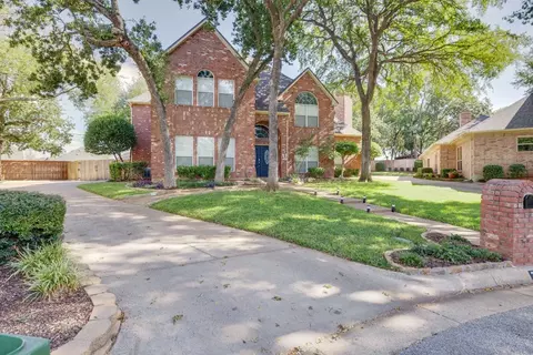 3400 Forestway Ct, Arlington, TX 76001