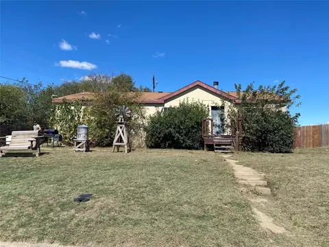 1510 Smooth Stone Dr, Cleburne, TX 76033