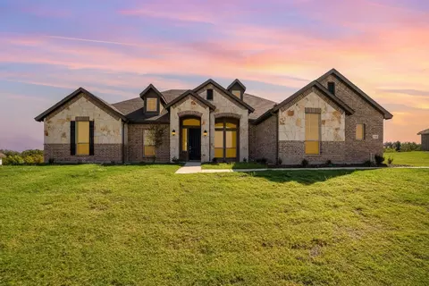 710 Serenity Ln, Red Oak, TX 75154