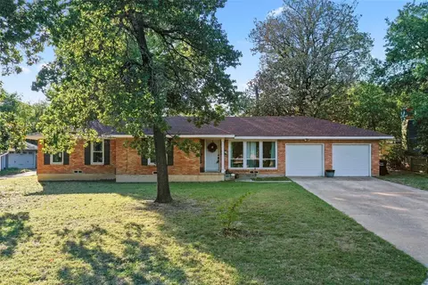 2615 Sherwood St, Denton, TX 76209