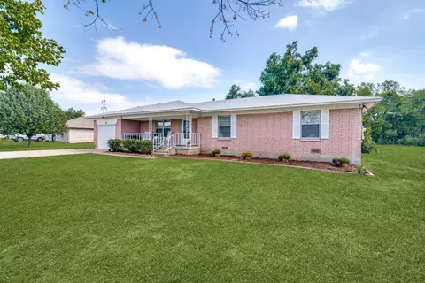 908 N Houston St, Royse City, TX 75189