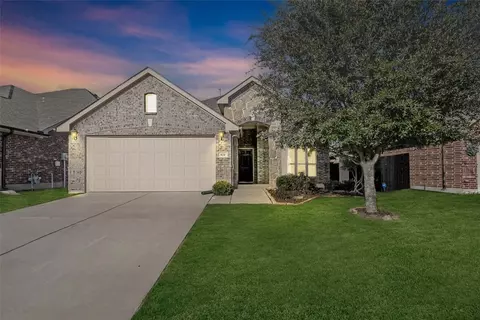 824 Chatsworth Dr, Anna, TX 75409