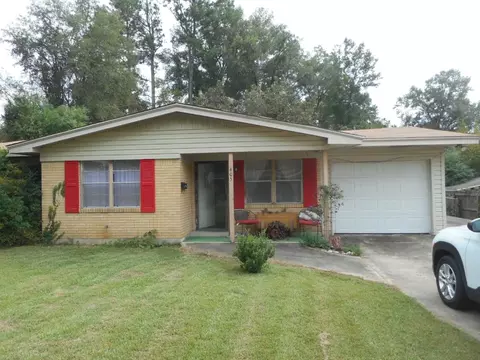 405 Park Dr, Springhill, LA 71075
