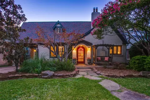 1147 N Clinton Ave, Dallas, TX 75208