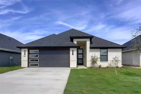 805 Rodgers Ave, Godley, TX 76044