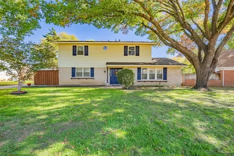 1404 Comanche Ct, Arlington, TX 76012