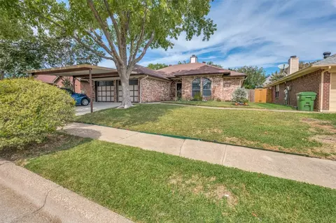 6049 Hillglen Dr, Watauga, TX 76148