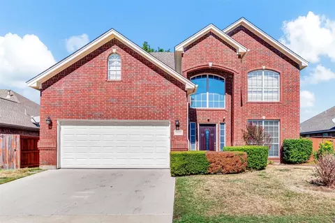 6033 Hillview Dr, Watauga, TX 76148