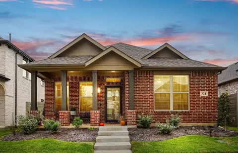 721 Lamp Post Ln, Argyle, TX 76226