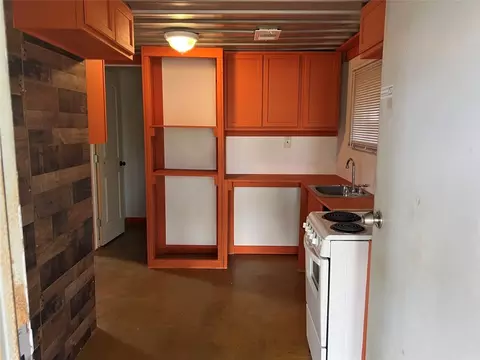 823 E Jackson St, Paris, TX 75460 photo 4