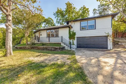 224 Crestwood Dr, Dallas, TX 75216