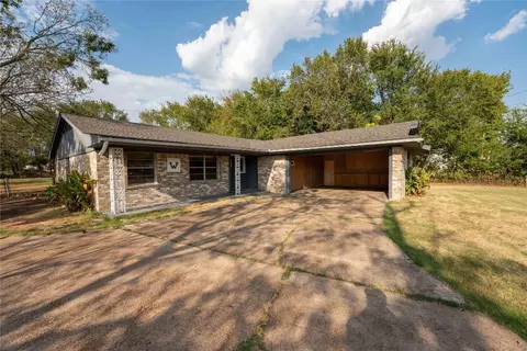 412 Halesboro Rd, Bogata, TX 75417