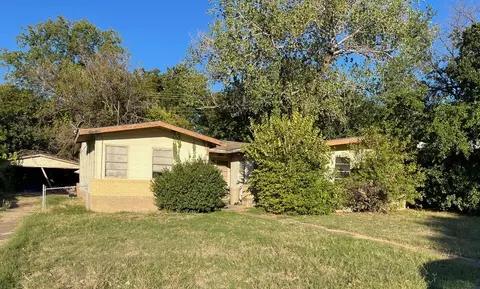 1206 Dawson Cir, Grand Prairie, TX 75051