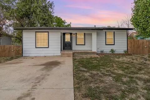 107 Lake Dr, Garland, TX 75040