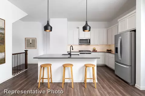 7528 Laburnam Rd, Dallas, TX 75228