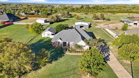 871 Black Champ Rd, Waxahachie, TX 75167