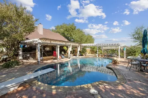 113 S Blue Bonnet Cir, Justin, TX 76247