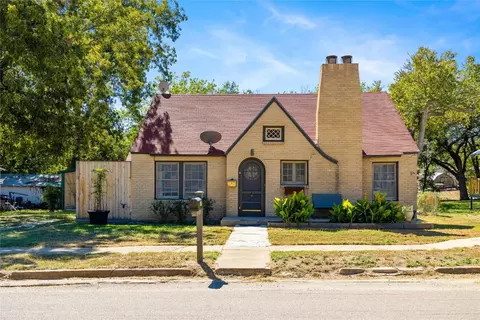 510 W Ross St, Hamilton, TX 76531