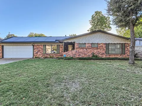 1024 Rocky Ln, Irving, TX 75060