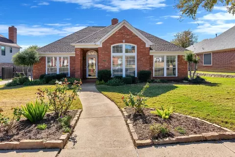 8620 Amhurst Ct, North Richland Hills, TX 76182