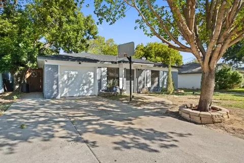 3221 Helmet St, Irving, TX 75060