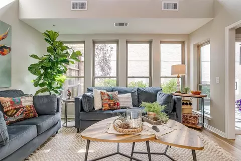 17090 Knots Lndg, Addison, TX 75001