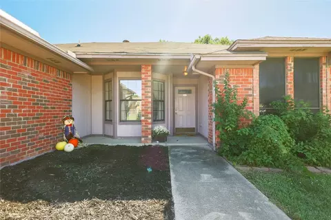 6328 N Park Dr, Watauga, TX 76148