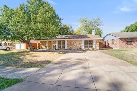 2743 Larchmont Dr, Mesquite, TX 75150