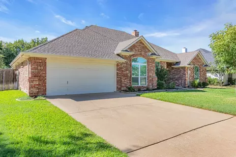 4 E Hillside Pl, Trophy Club, TX 76262