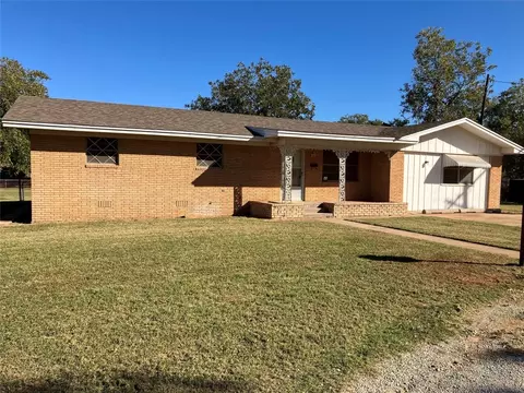 508 W Ingram St, Seymour, TX 76380