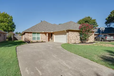 6801 Megan Ln, North Richland Hills, TX 76182