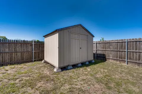 319 Blakney St, Cleburne, TX 76031 photo 17