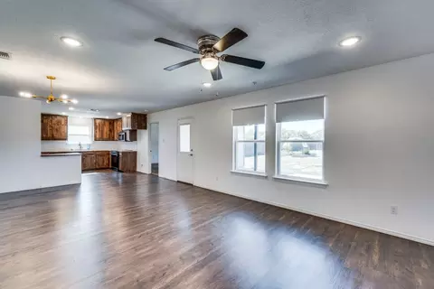 319 Blakney St, Cleburne, TX 76031 photo 25