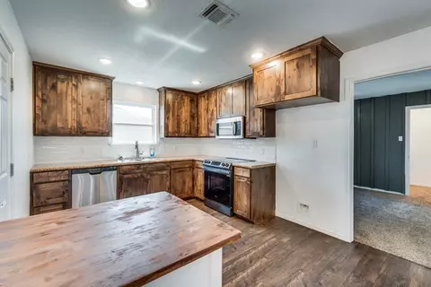 319 Blakney St, Cleburne, TX 76031 photo 27