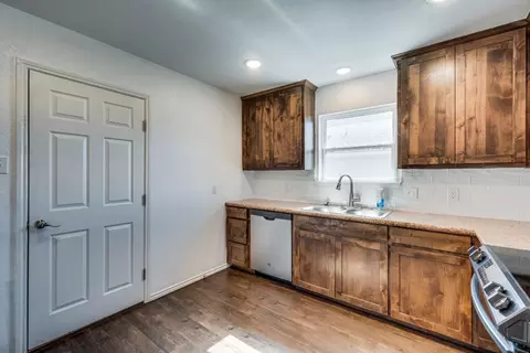 319 Blakney St, Cleburne, TX 76031 photo 28