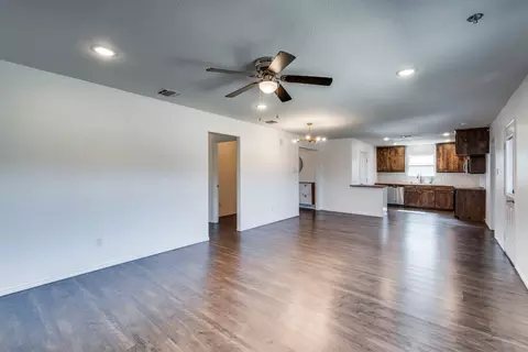 319 Blakney St, Cleburne, TX 76031 photo 23