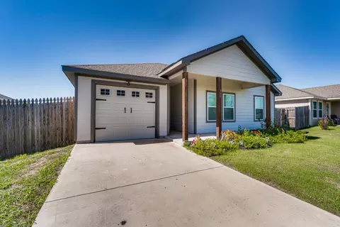 319 Blakney St, Cleburne, TX 76031
