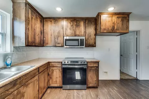 319 Blakney St, Cleburne, TX 76031 photo 30