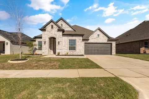 1033 Mickelson Dr, Granbury, TX 76048