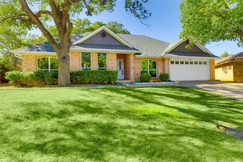 5210 Overridge Dr, Arlington, TX 76017