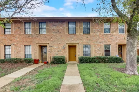 7421 Kingswood Cir, Fort Worth, TX 76133